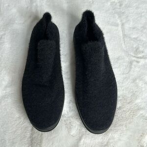 NATORI Womens Size 7 PLUSH MOHAIR STRETCH SLIP ON SNEAKER Black